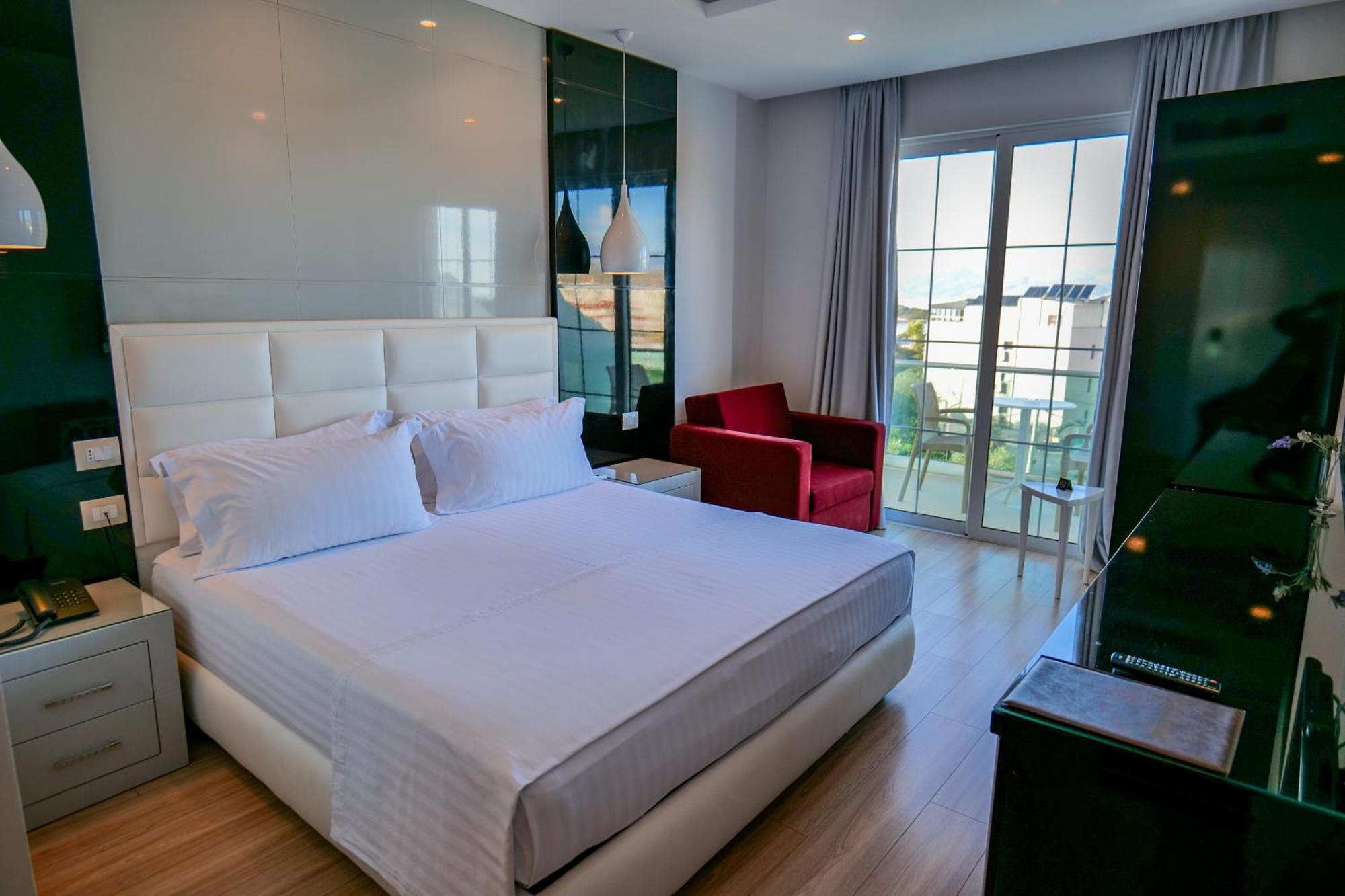 Hotel Luxury Ksamil Exterior photo
